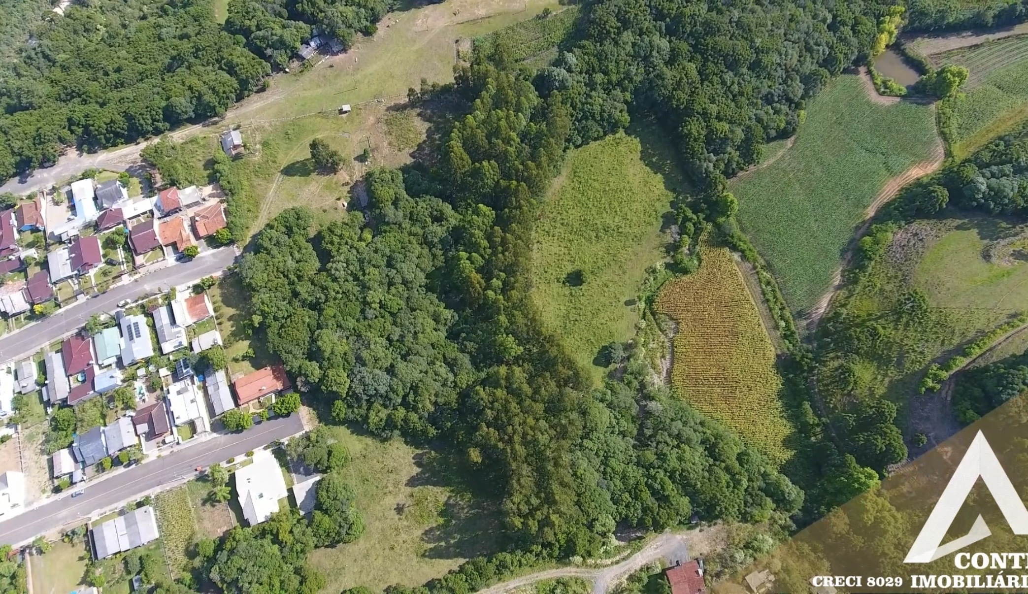 ÁREA DE TERRAS